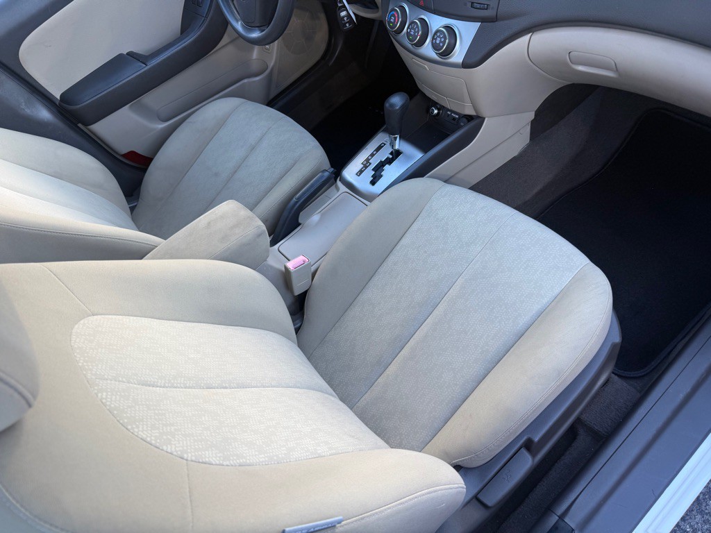 2010 Hyundai Elantra Image 13