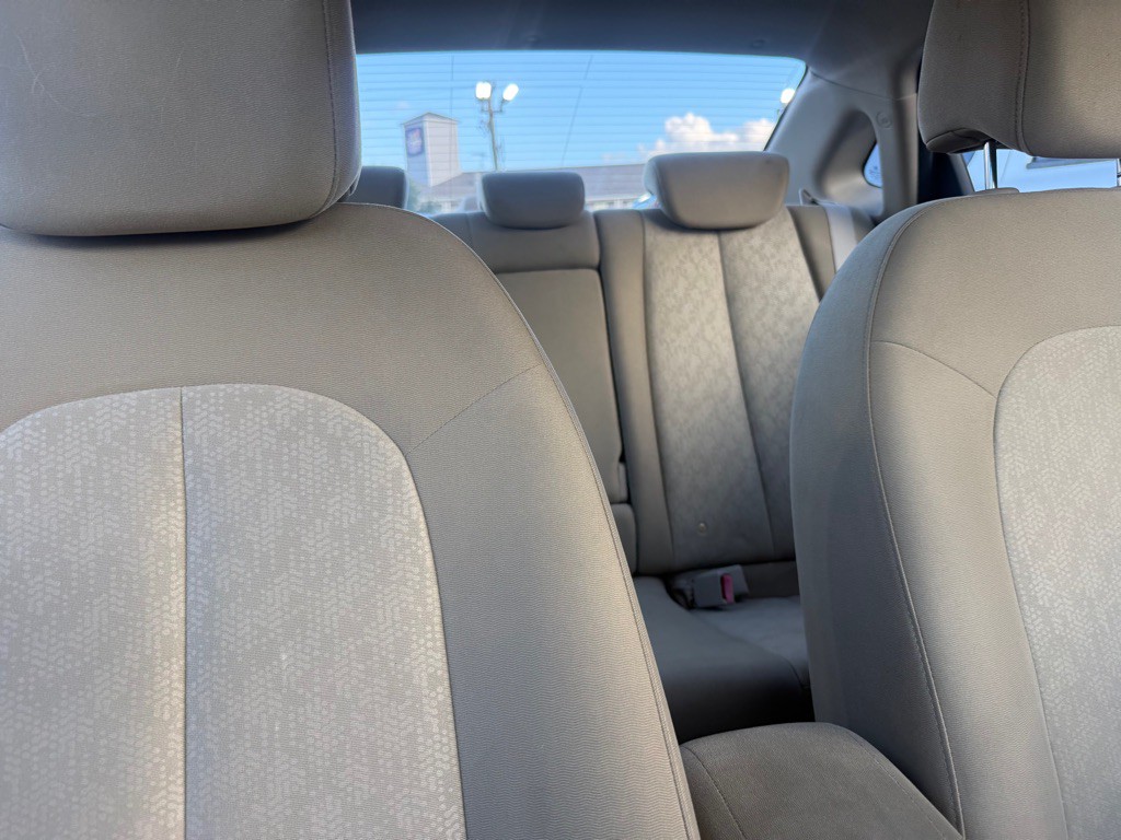 2010 Hyundai Elantra Image 16