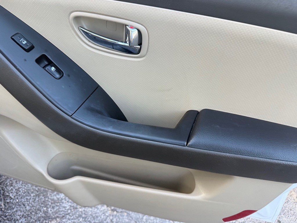 2010 Hyundai Elantra Image 17