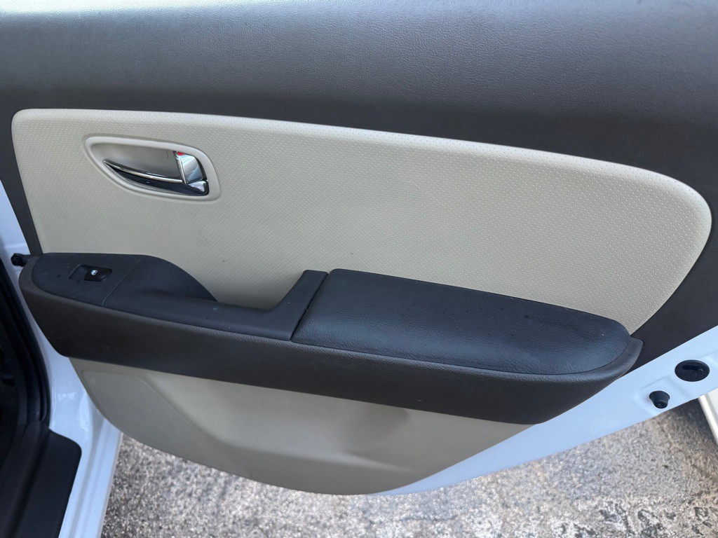 2010 Hyundai Elantra Image 18