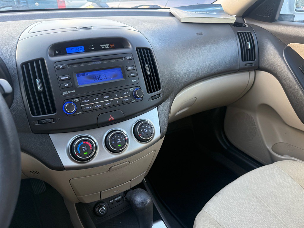 2010 Hyundai Elantra Image 22