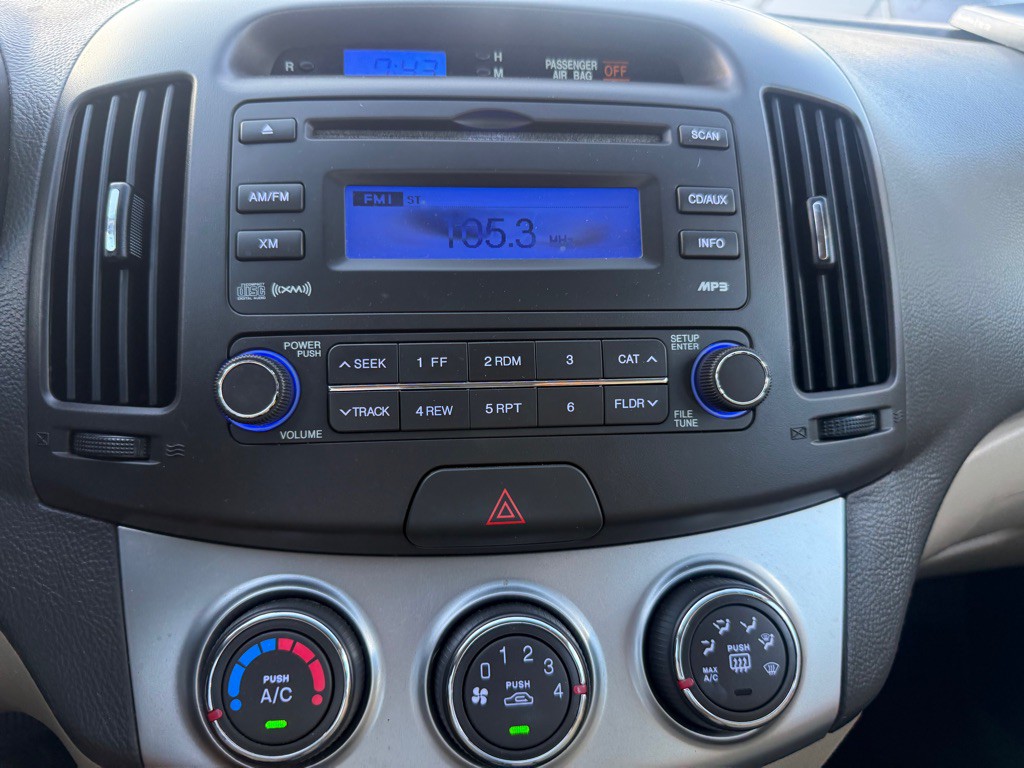 2010 Hyundai Elantra Image 23