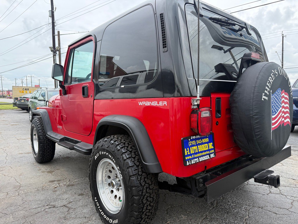 1995 Jeep Wrangler Image 2