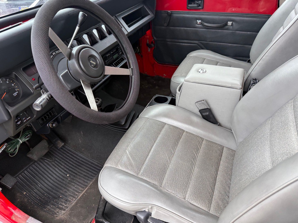 1995 Jeep Wrangler Image 7
