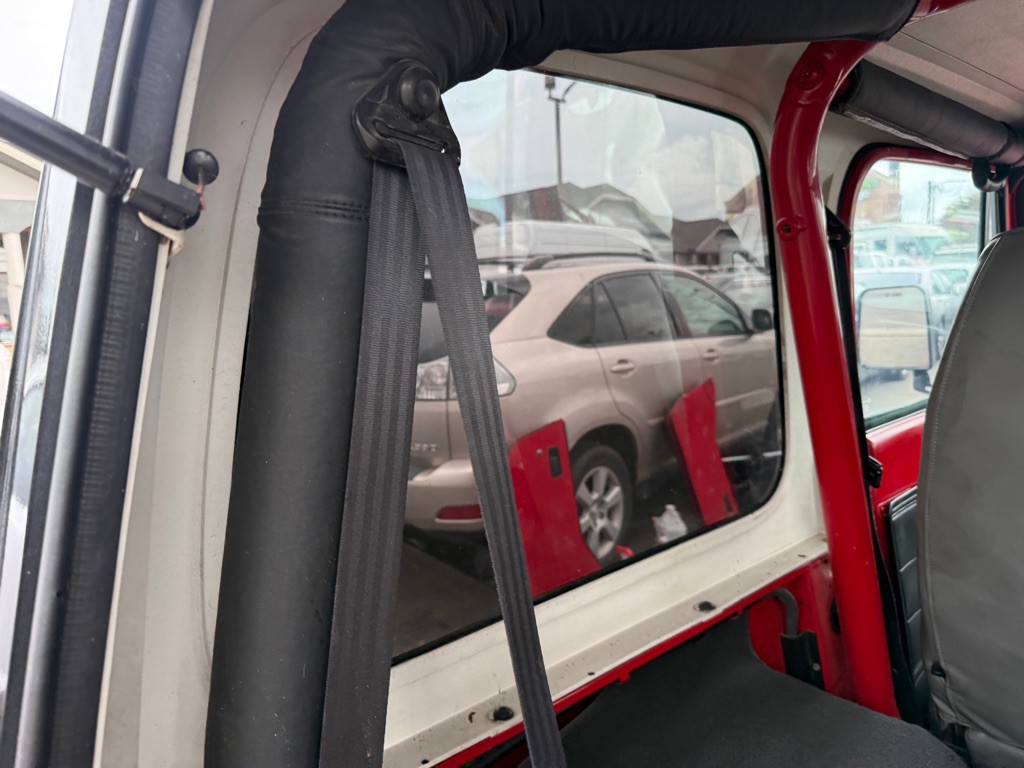 1995 Jeep Wrangler Image 18