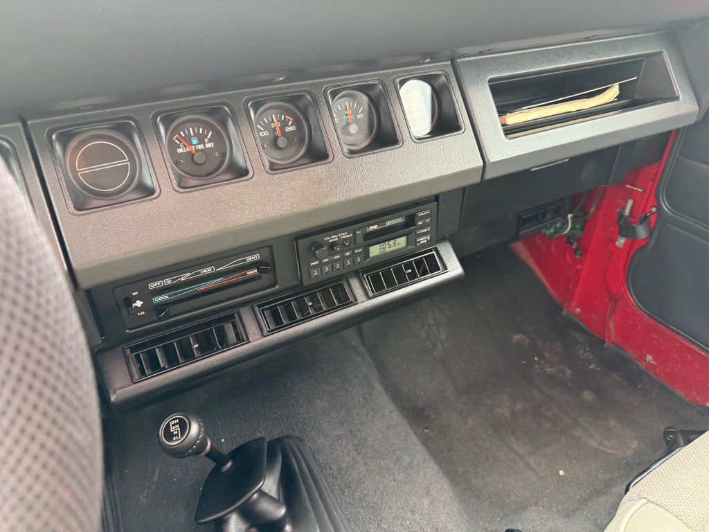 1995 Jeep Wrangler Image 31