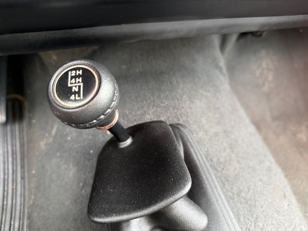 1995 Jeep Wrangler Image 32