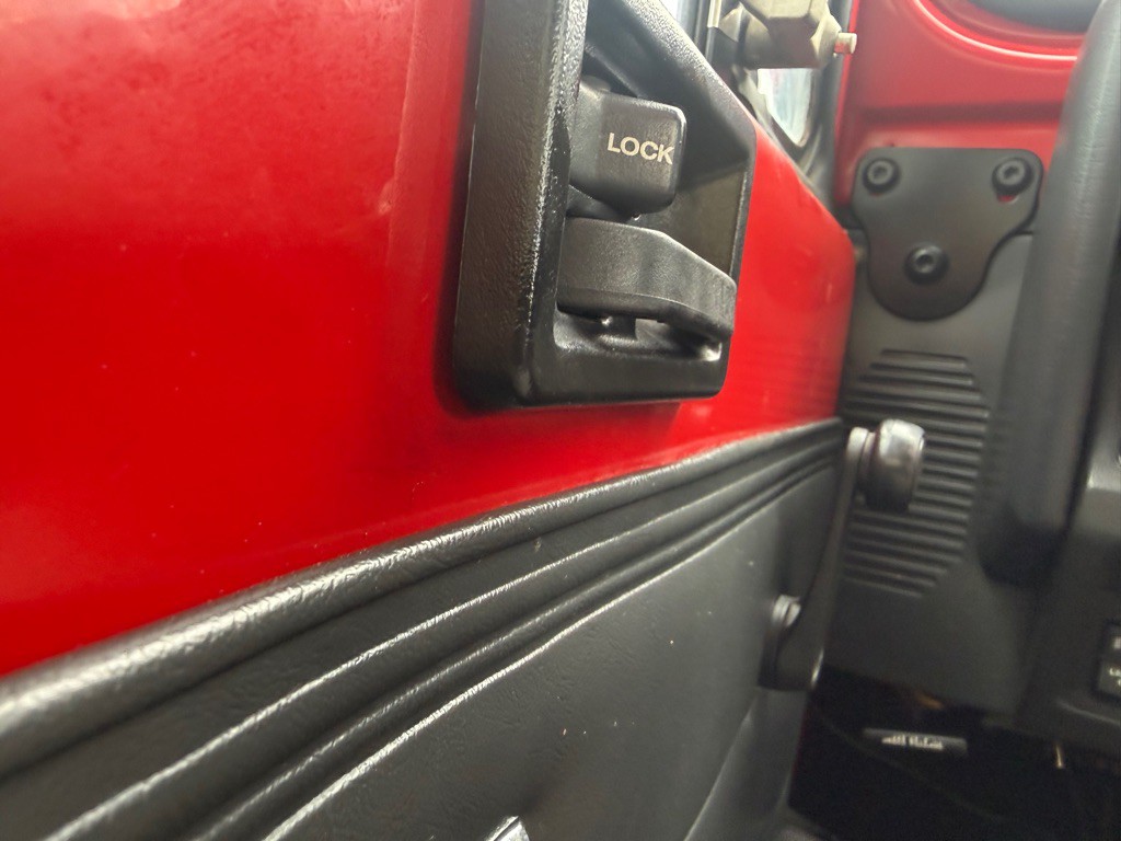 1995 Jeep Wrangler Image 48