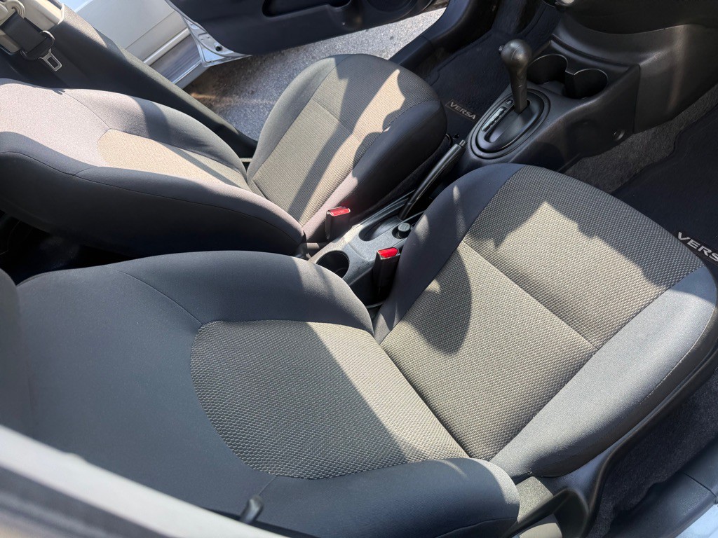 2012 Nissan Versa Image 12