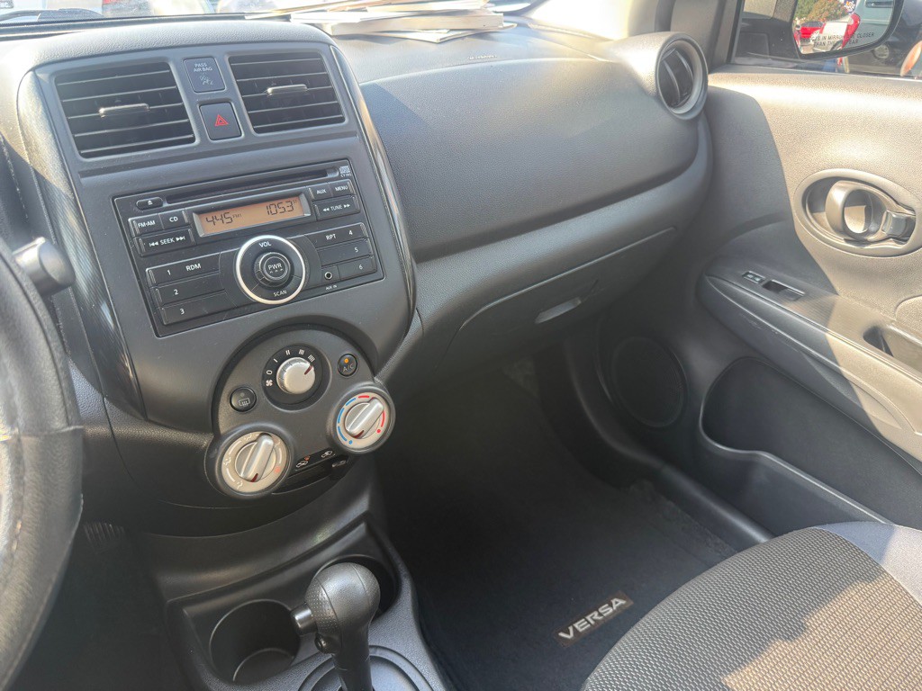 2012 Nissan Versa Image 20