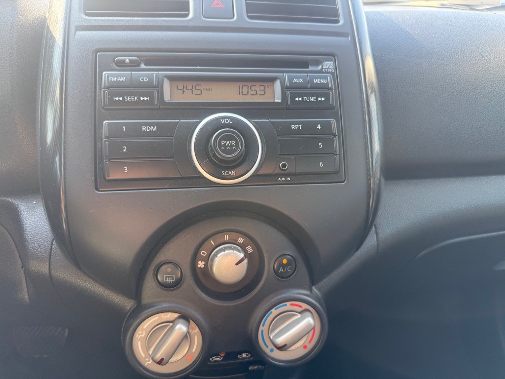 2012 Nissan Versa Image 21