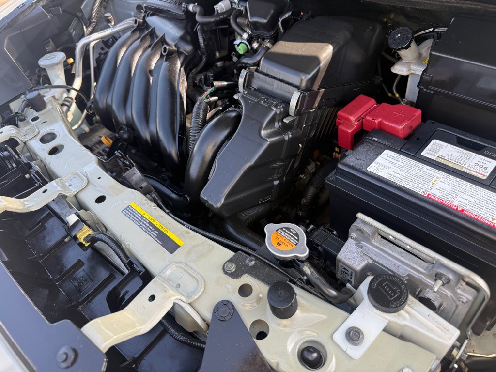 2012 Nissan Versa Image 34