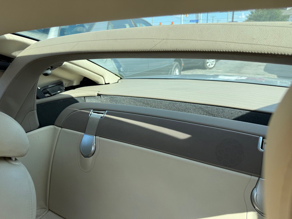 2003 Mercedes-Benz SL-Class Image 9
