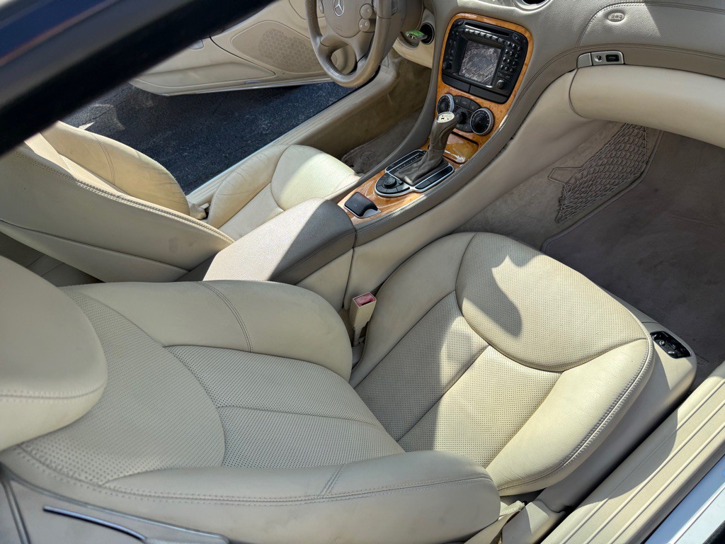 2003 Mercedes-Benz SL-Class Image 12