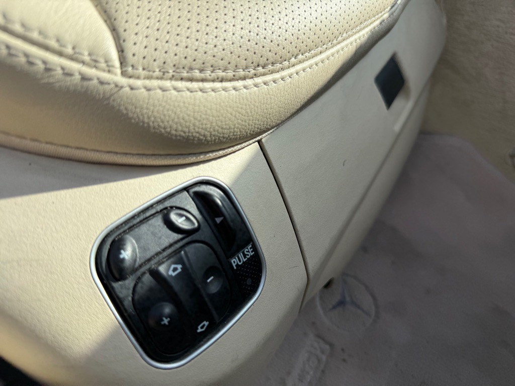 2003 Mercedes-Benz SL-Class Image 13