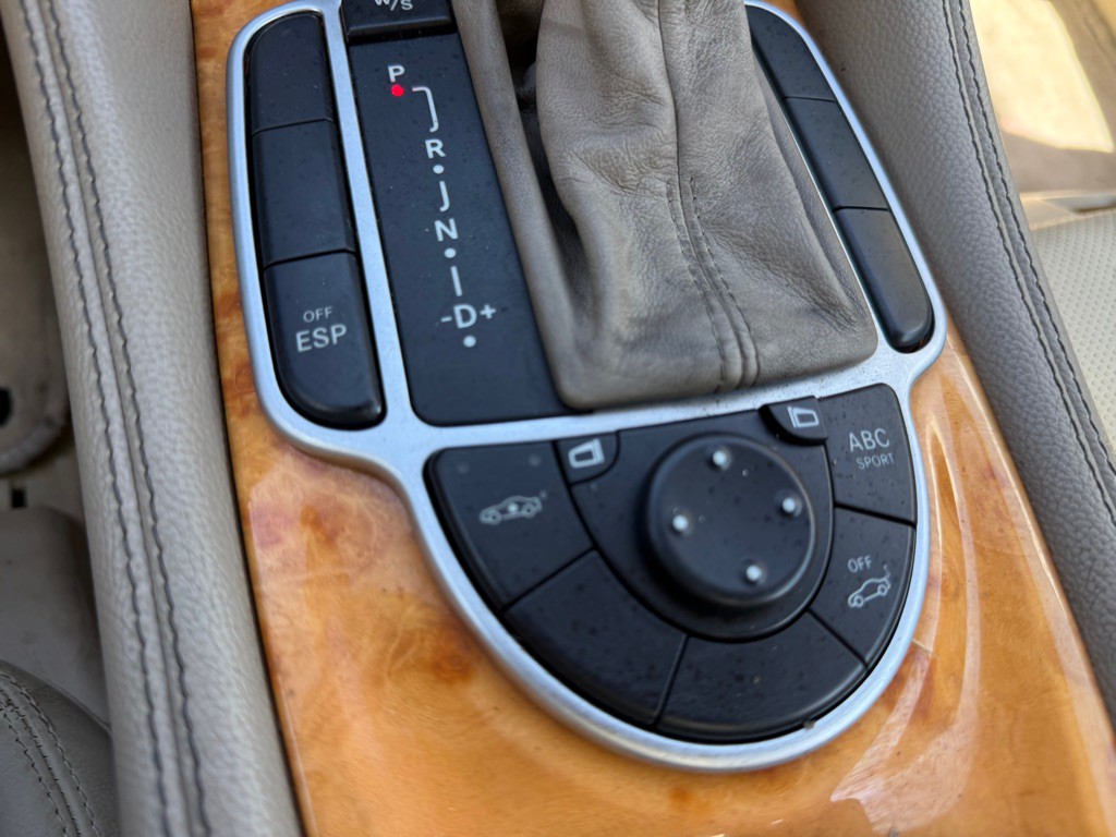 2003 Mercedes-Benz SL-Class Image 29