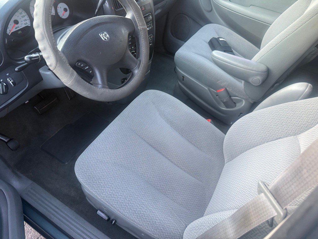 2007 Dodge Ram Van Image 7