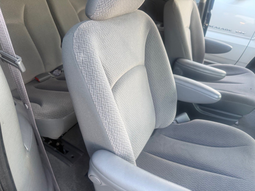 2007 Dodge Ram Van Image 12