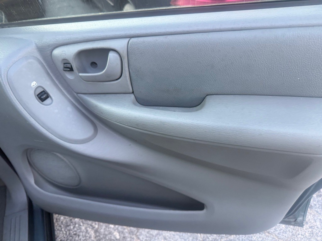 2007 Dodge Ram Van Image 18