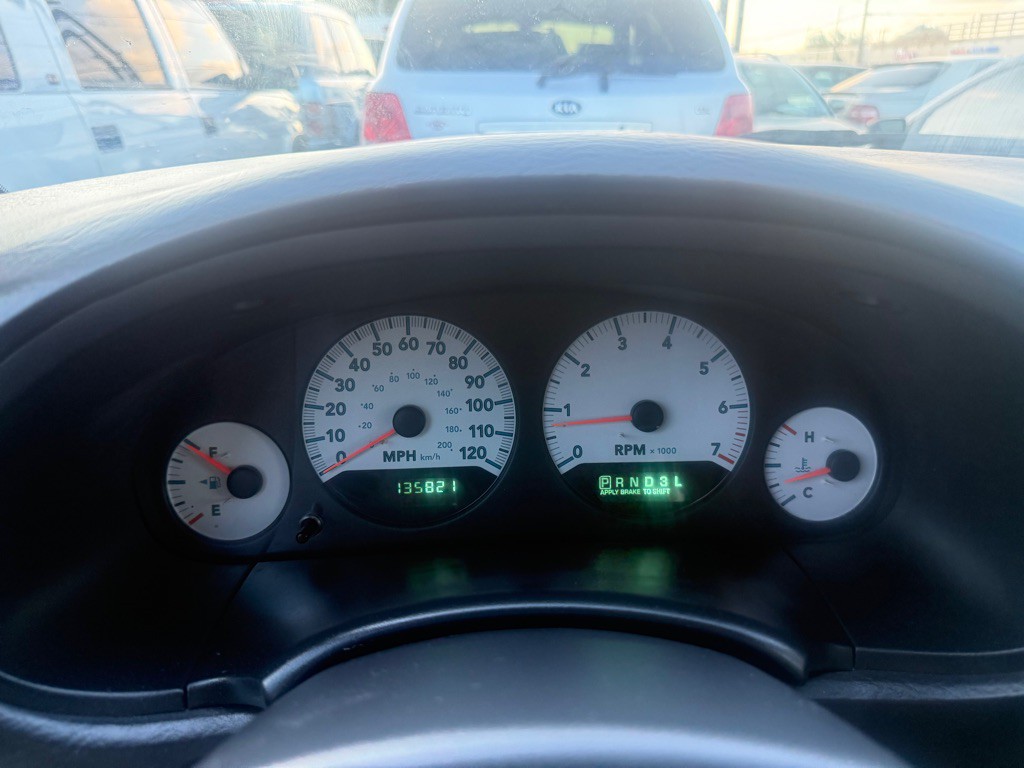2007 Dodge Ram Van Image 29