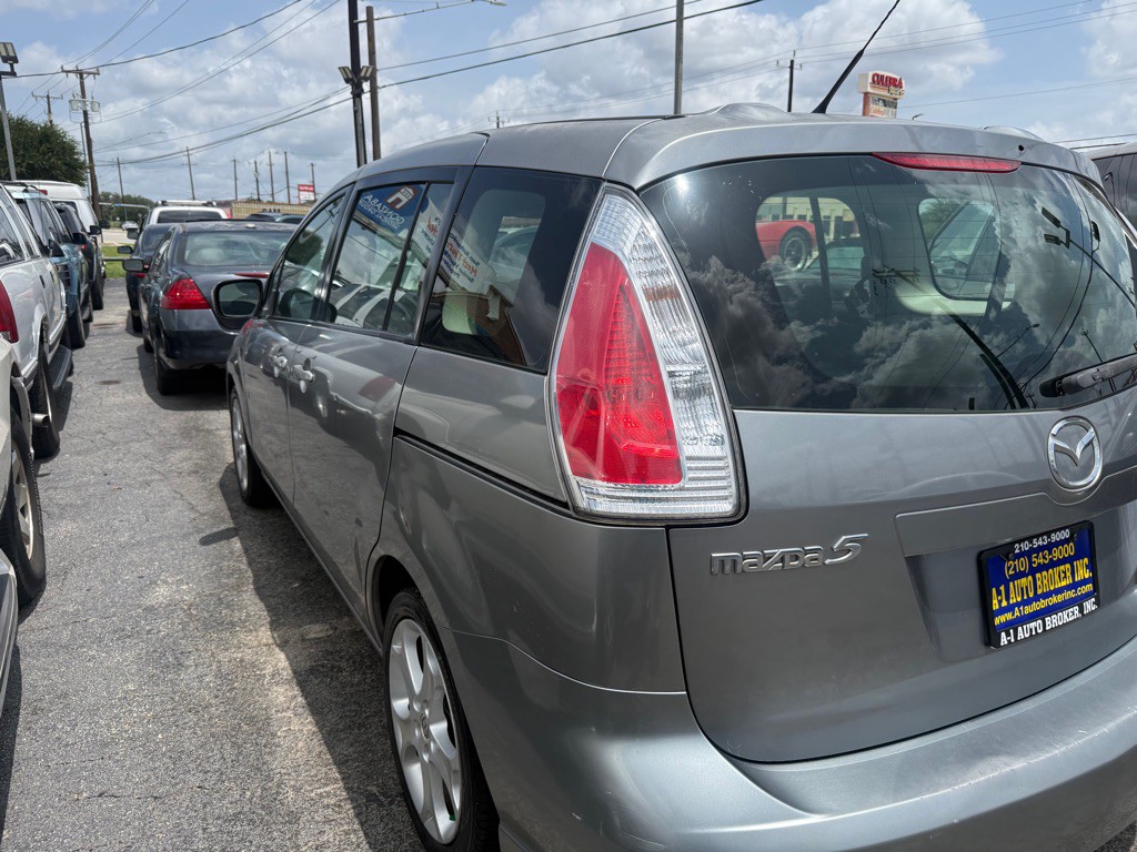 2010 Mazda Mazda5 Image 2