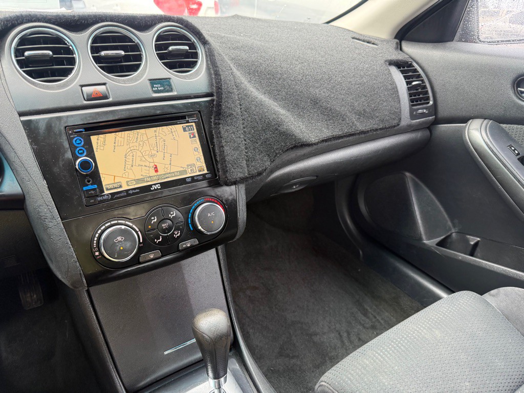 2012 Nissan Altima Image 17