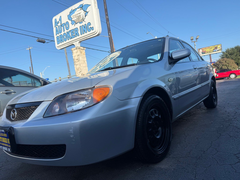 2002 Mazda Protege Image 1