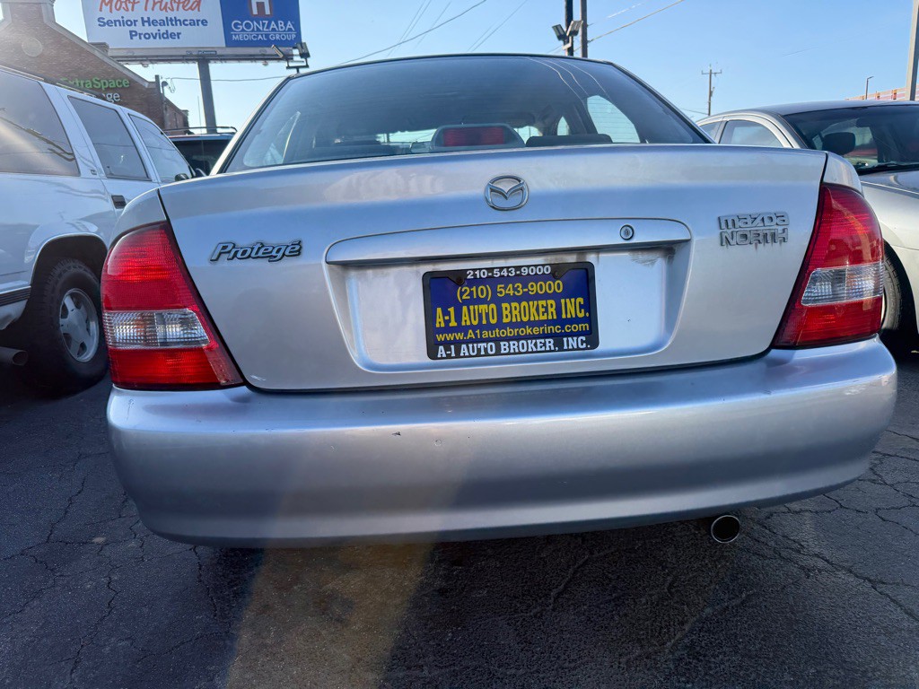 2002 Mazda Protege Image 3