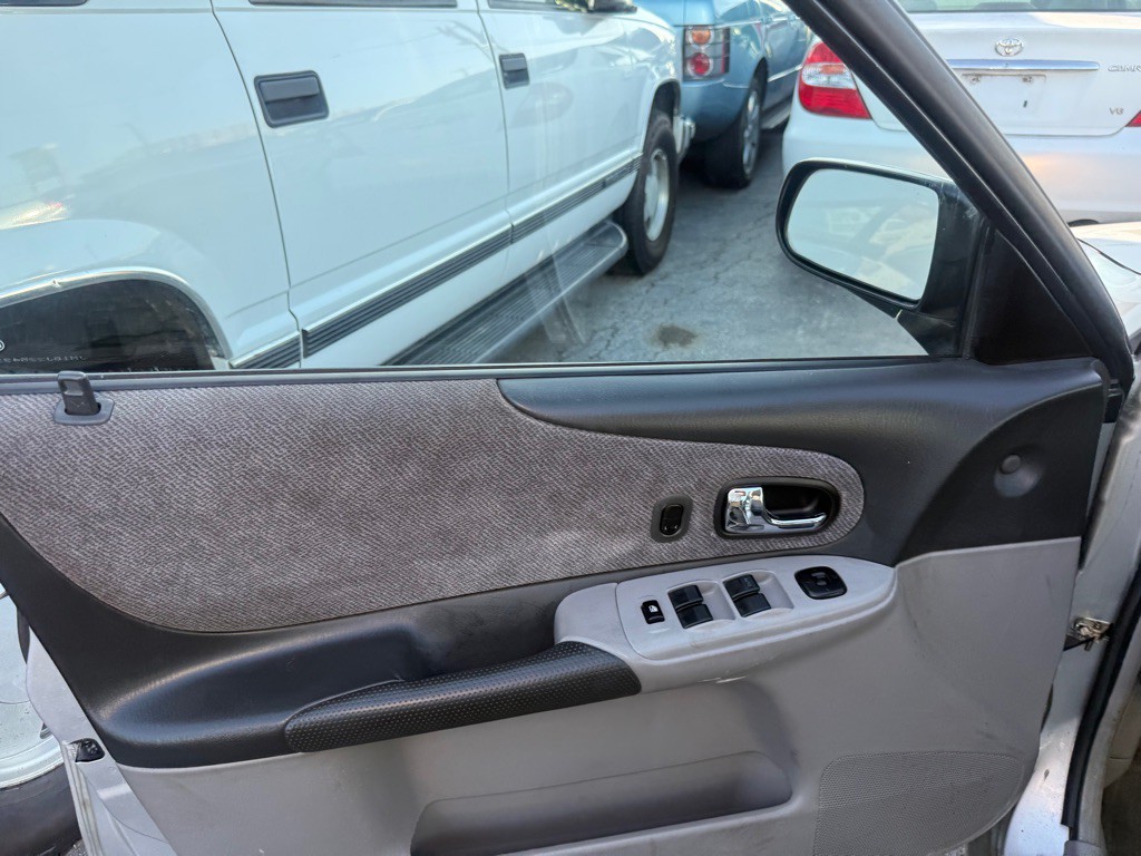 2002 Mazda Protege Image 8