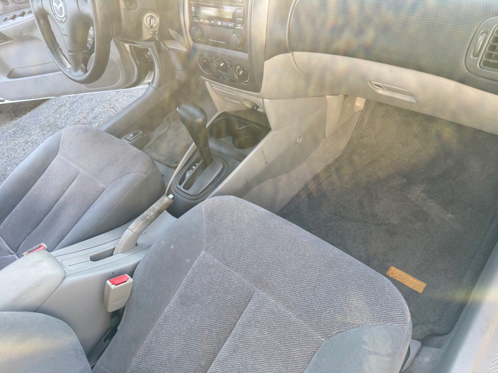 2002 Mazda Protege Image 12