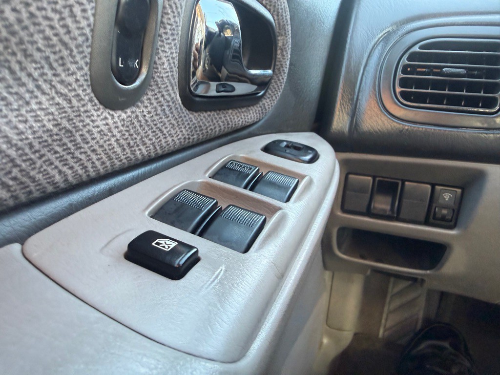 2002 Mazda Protege Image 22