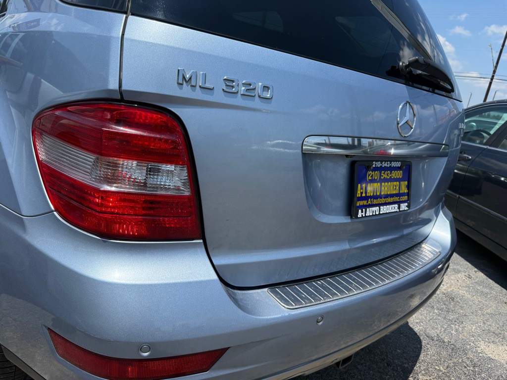 2009 Mercedes-Benz M-Class Image 28