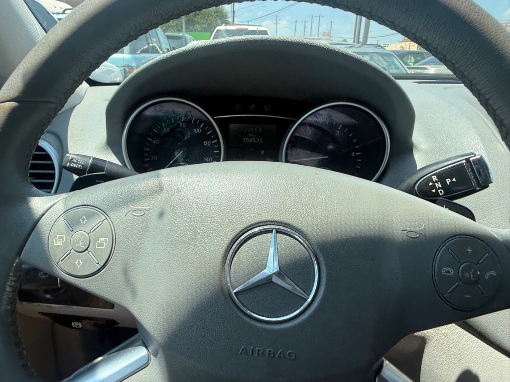 2009 Mercedes-Benz M-Class Image 35