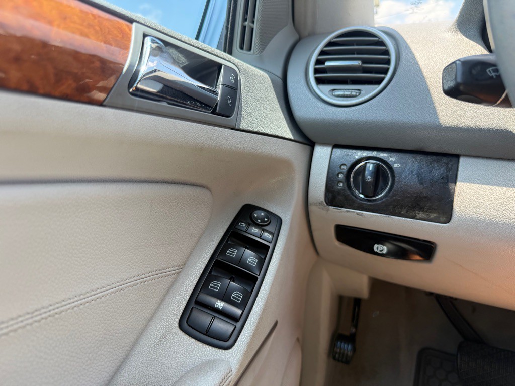 2009 Mercedes-Benz M-Class Image 41