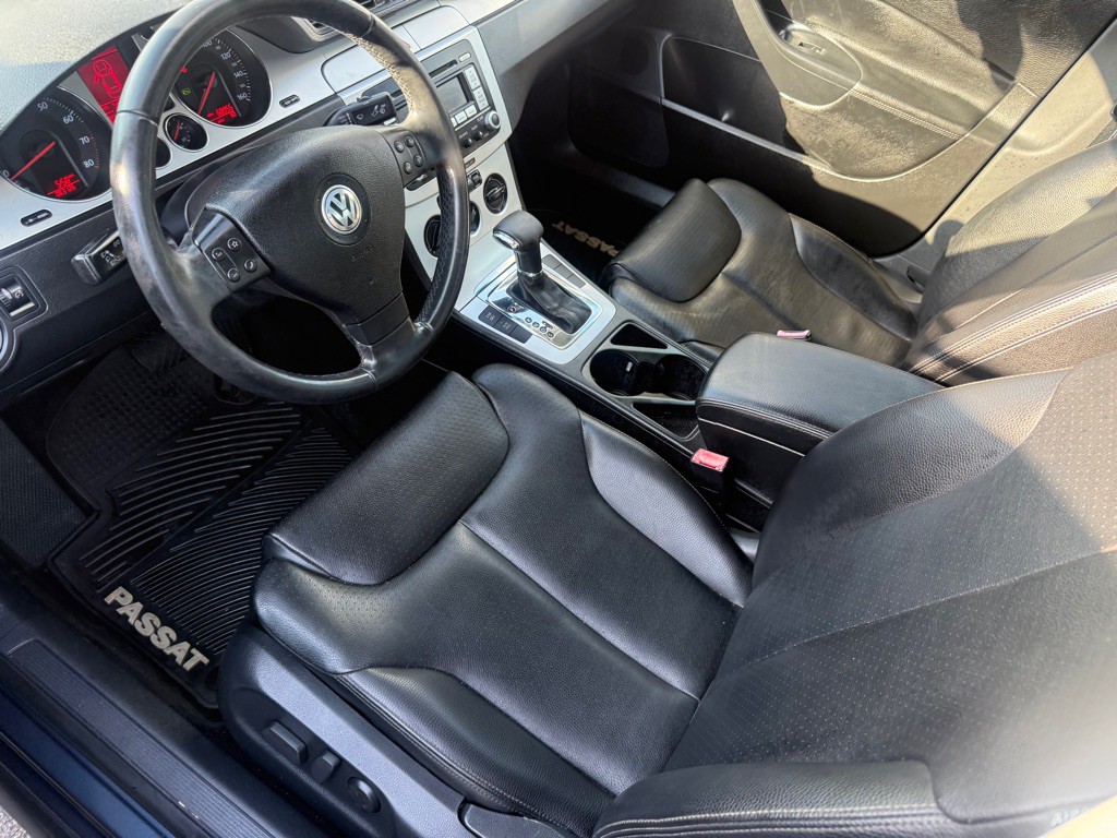2008 Volkswagen Passat Image 11