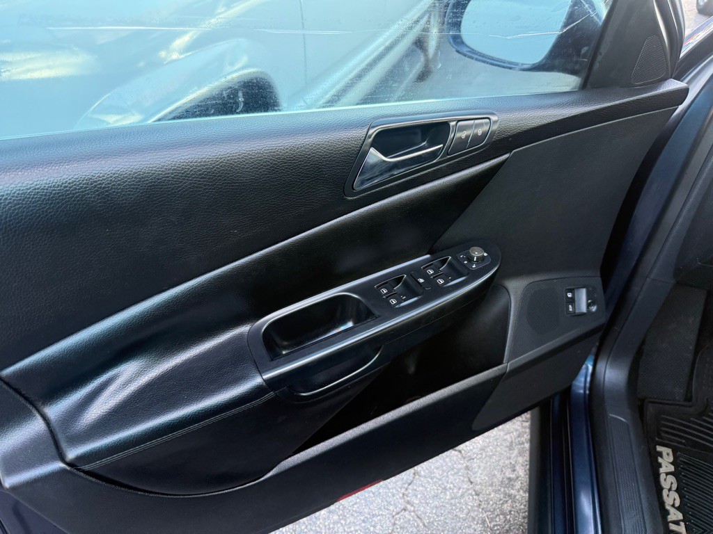 2008 Volkswagen Passat Image 12