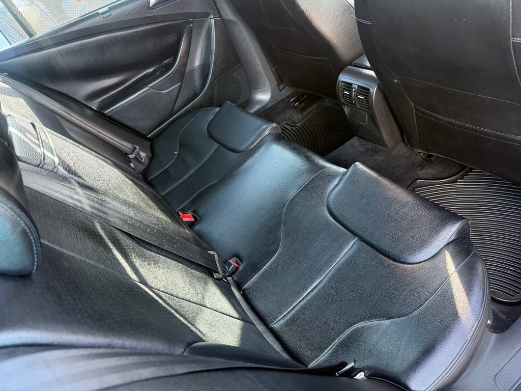 2008 Volkswagen Passat Image 16