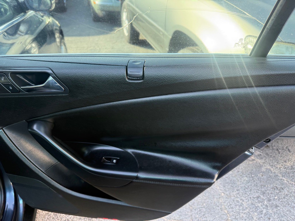 2008 Volkswagen Passat Image 18