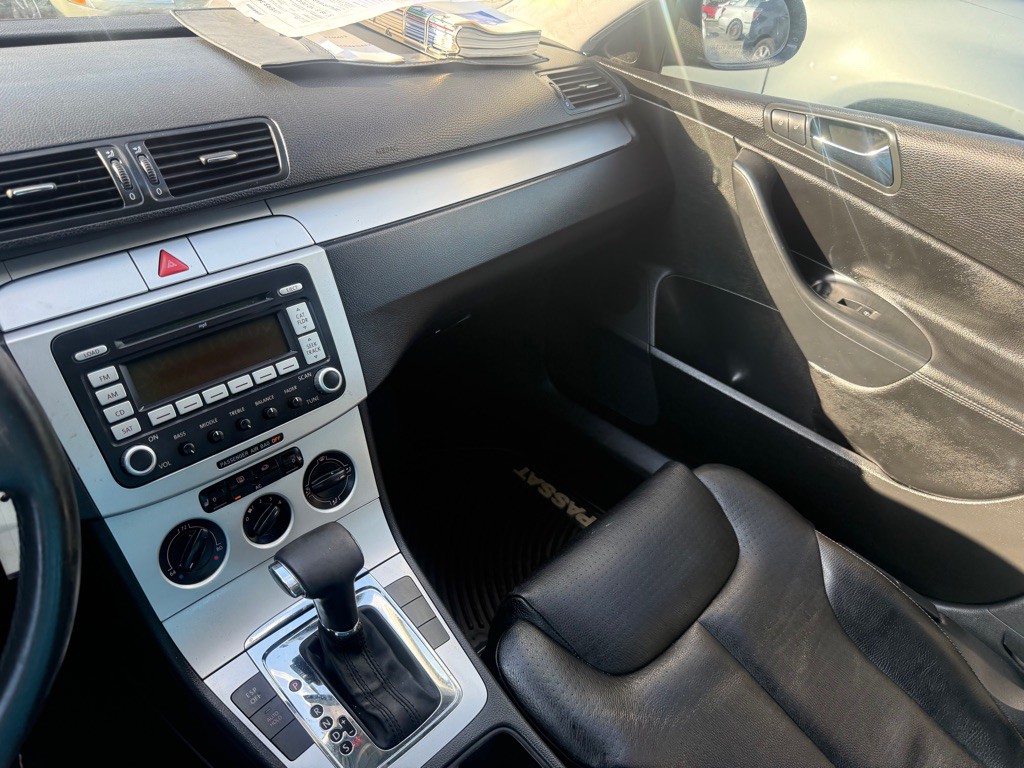 2008 Volkswagen Passat Image 26