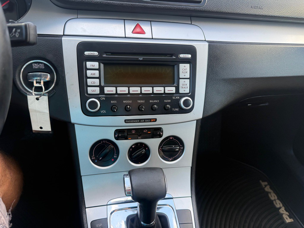 2008 Volkswagen Passat Image 27