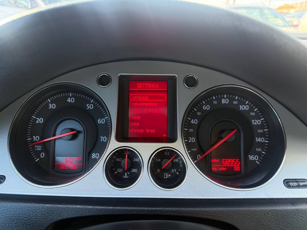 2008 Volkswagen Passat Image 30