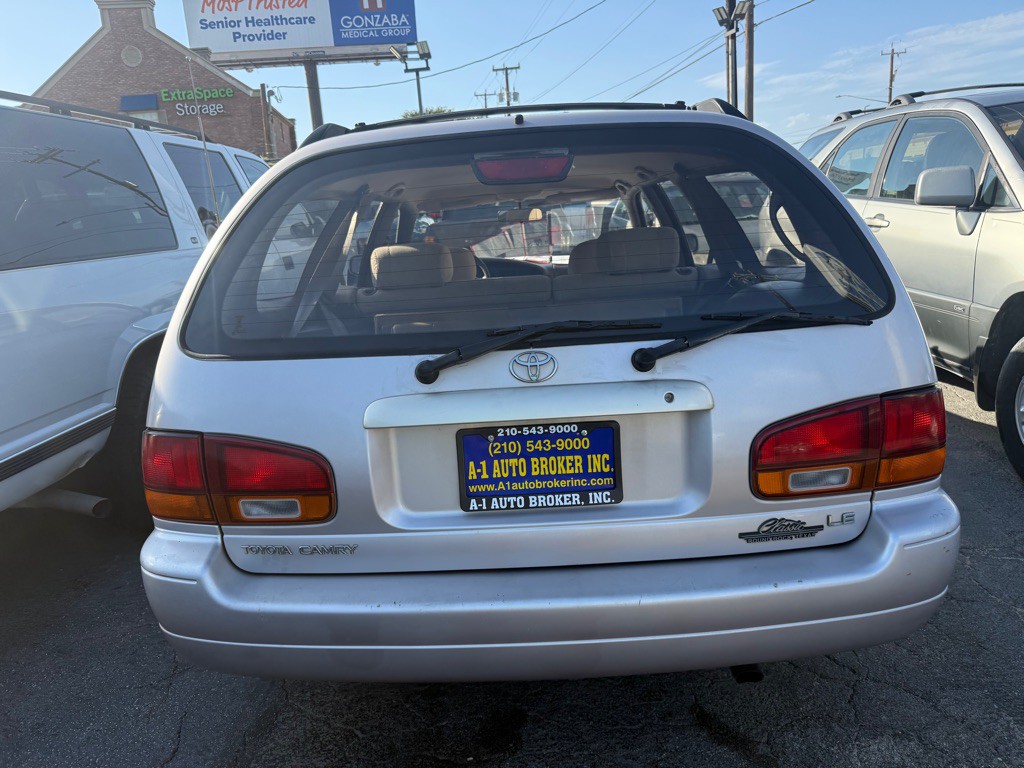 1995 Toyota Camry Image 3