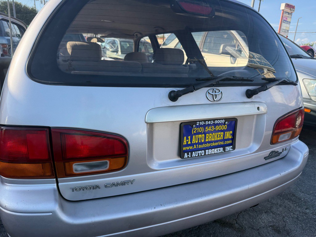 1995 Toyota Camry Image 25