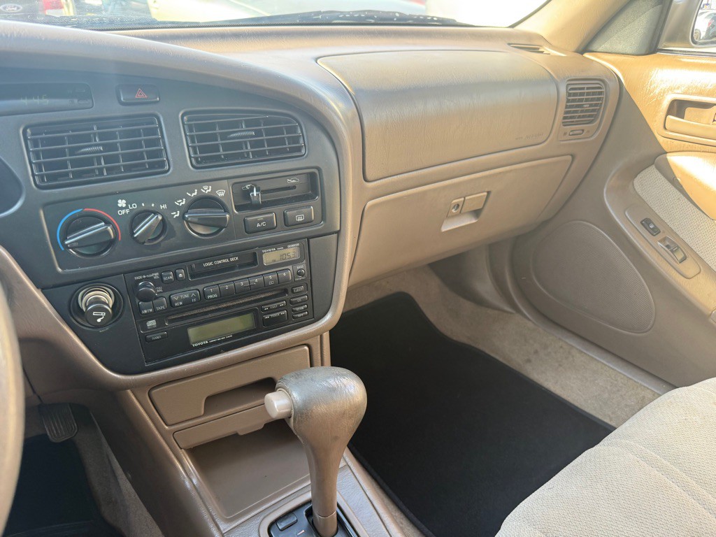 1995 Toyota Camry Image 30