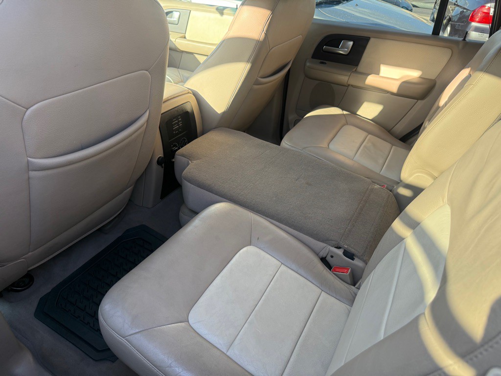 2003 Ford Expedition Image 13