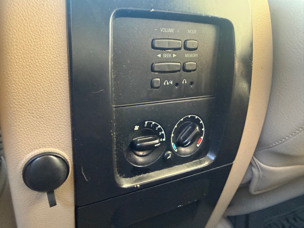 2003 Ford Expedition Image 14