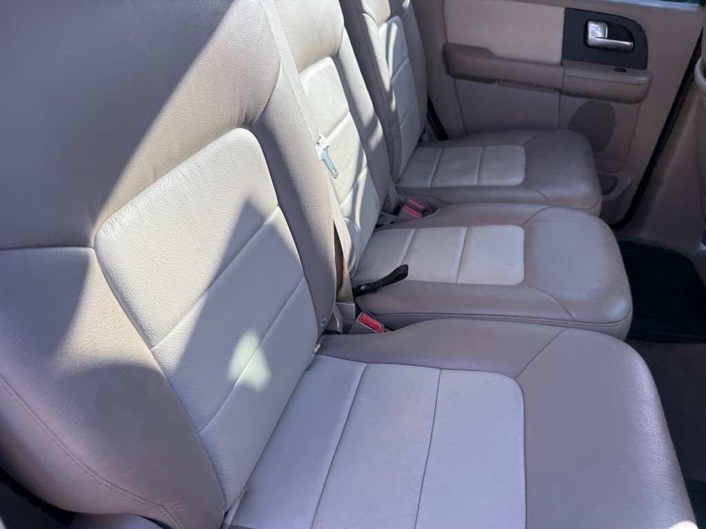 2003 Ford Expedition Image 19
