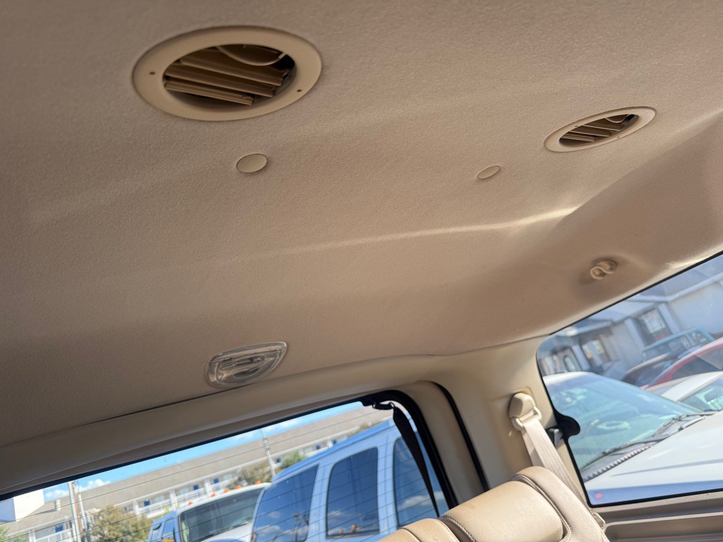 2003 Ford Expedition Image 21