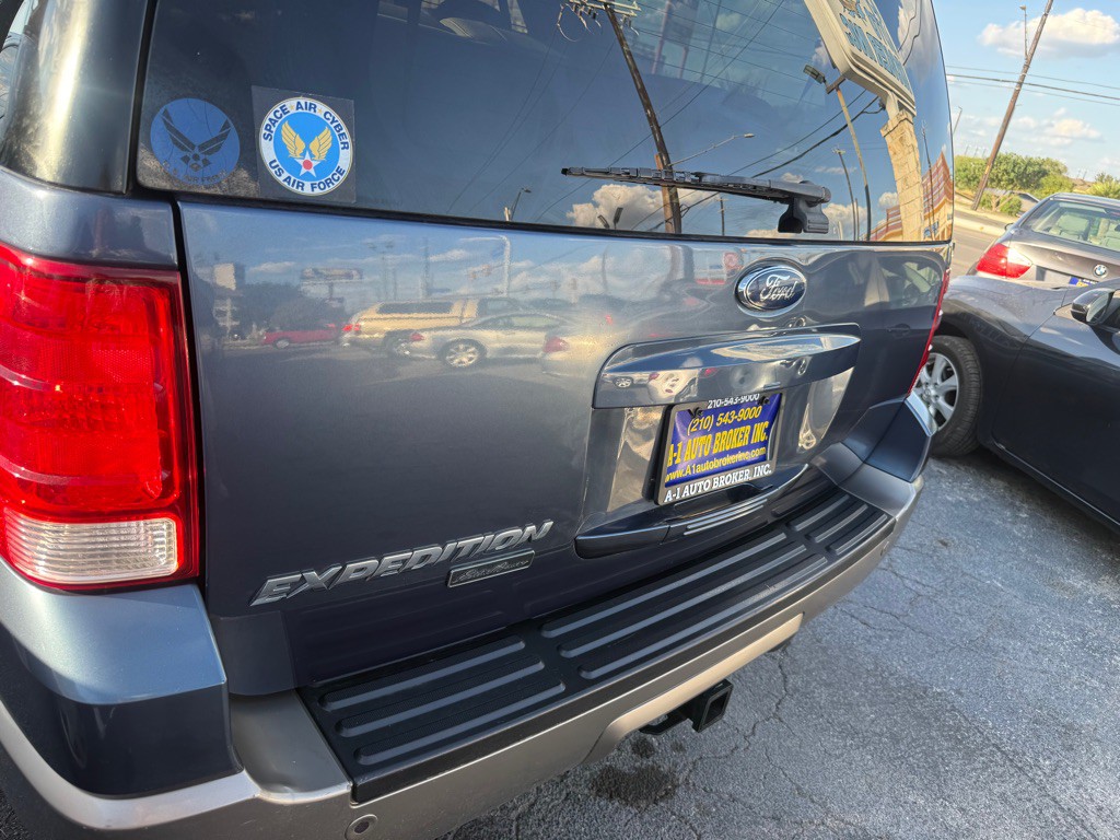 2003 Ford Expedition Image 35