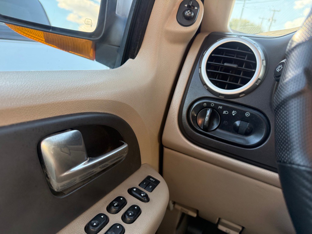 2003 Ford Expedition Image 43